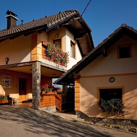 Tourist Farm Skrbina Apartments - Happy Rentals Smarjeske Toplice Exterior foto