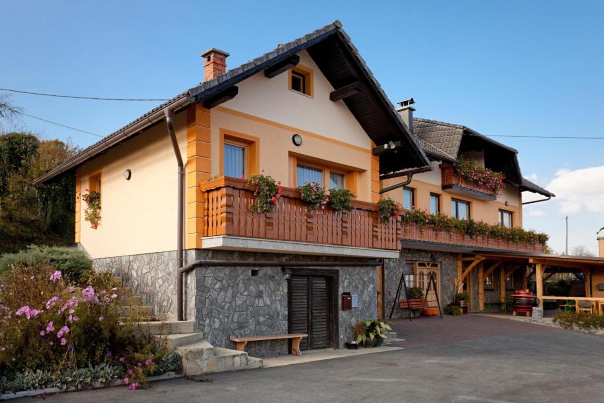 Tourist Farm Skrbina Apartments - Happy Rentals Smarjeske Toplice Exterior foto